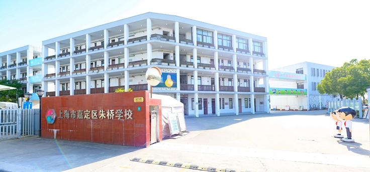 1665641875883265.jpg 校门.jpg